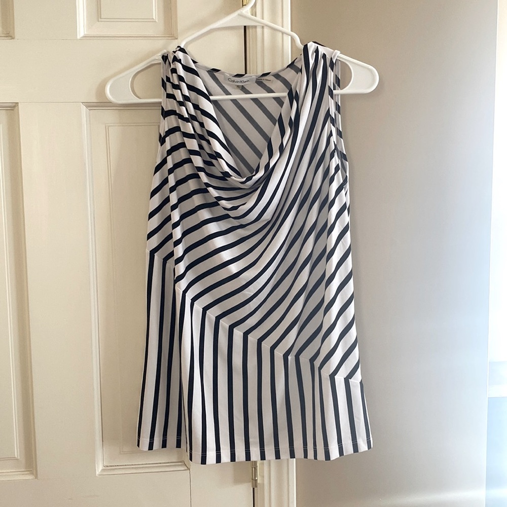 Stripe sleeveless top